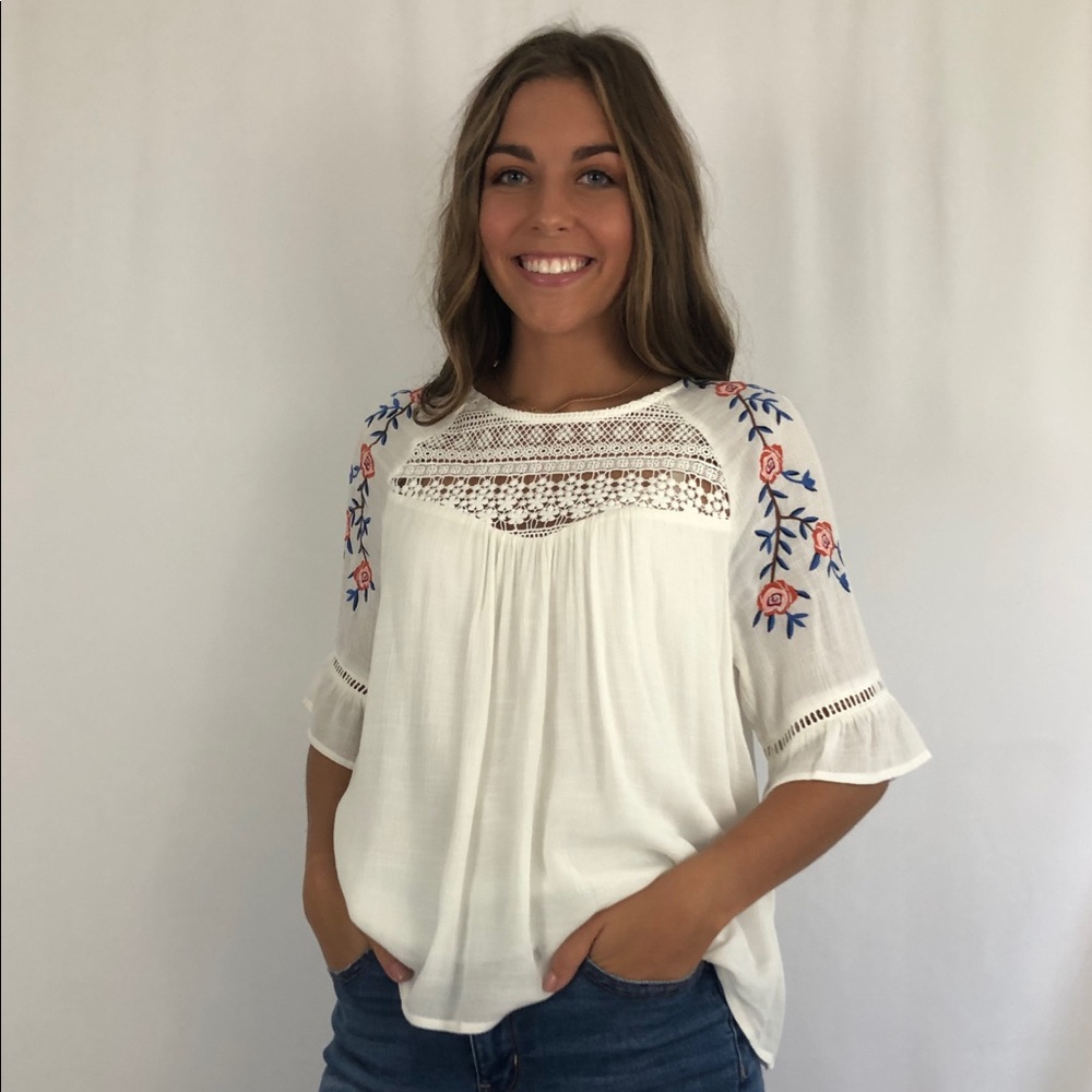 Embroidered Ruffle Sleeve Top π§΅ NEW!! - Picture 2 of 3